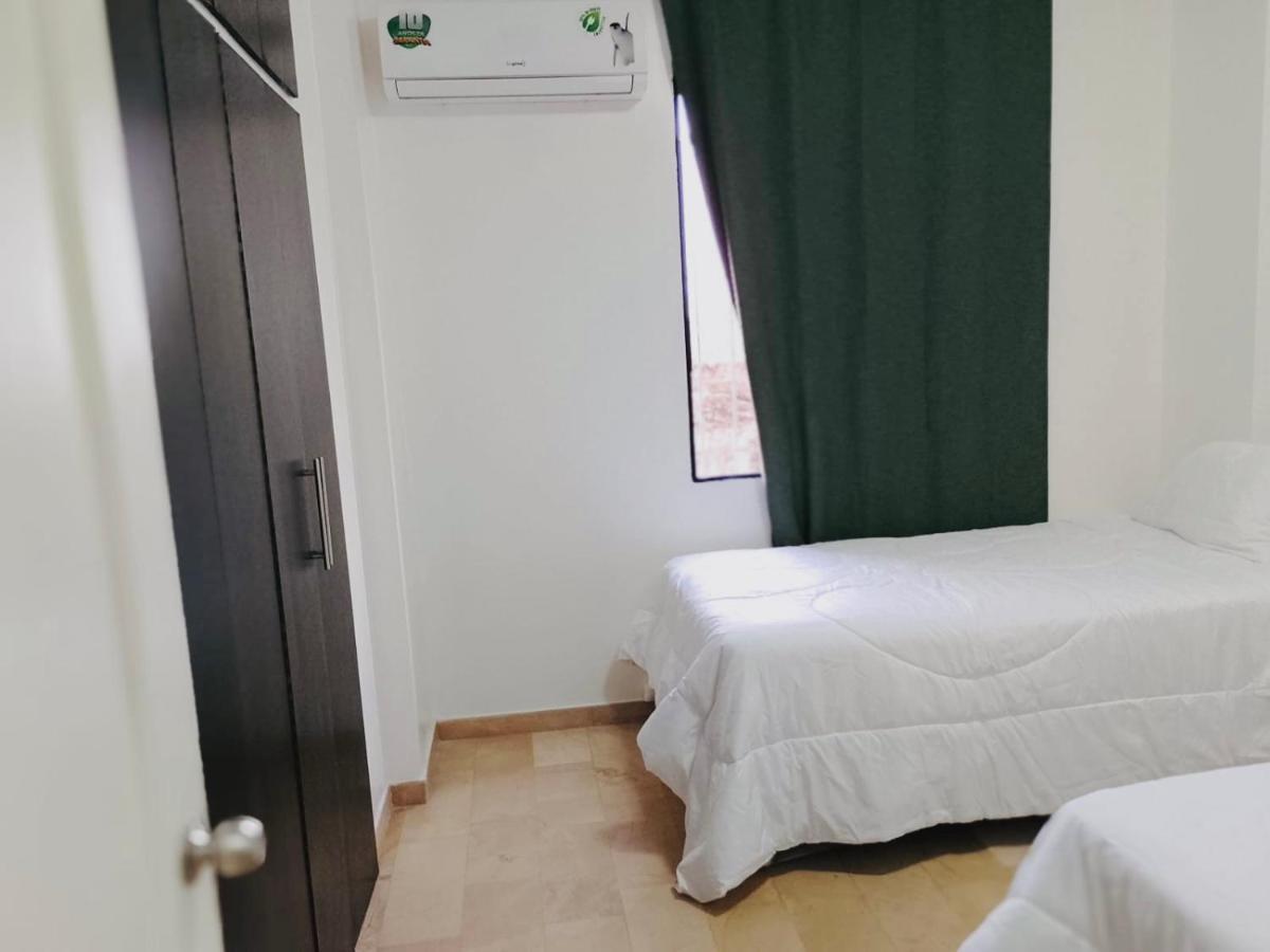Large 2-Bedroom Apartment, Close To The American Consulate Guayaquil Bagian luar foto
